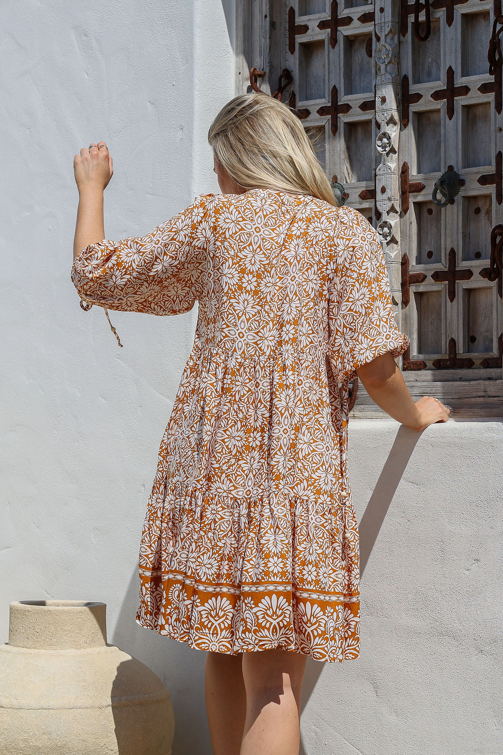 arlowe tied shoulder tiered midi dress floral orange arlowe tied shoulder tiered midi dress floral orange Entro Floral Midi Ruffle Collar Dress
