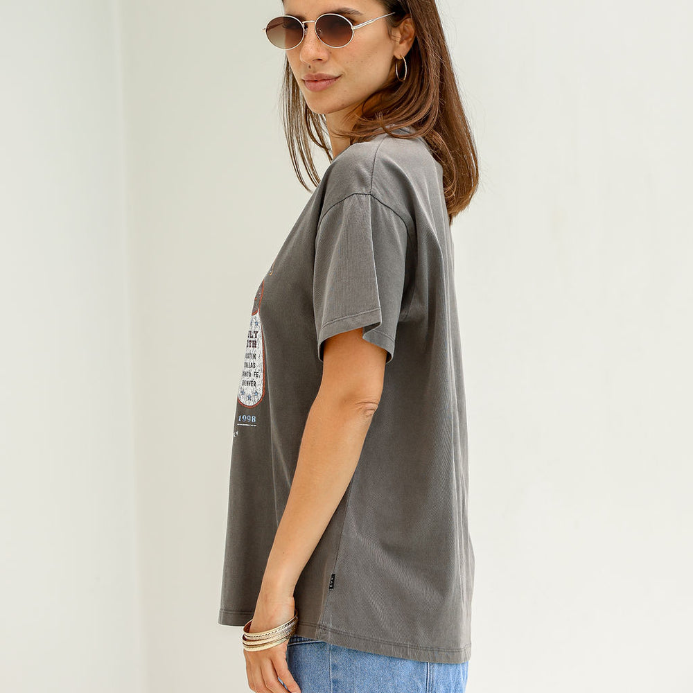 
                      
                        Arlow Boutique women's clothing Australia Allabouteve skydance oversized tee charcoal
                      
                    