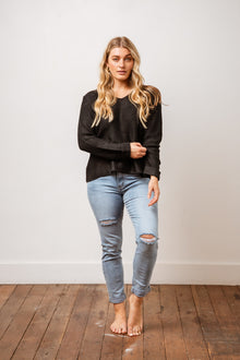  Get comfy in our v-neck pullover knit jumper. The Tanaya knit is a piece that will last you season after season. Its a must have wardrobe essential. Available from arlowboutique.com.au