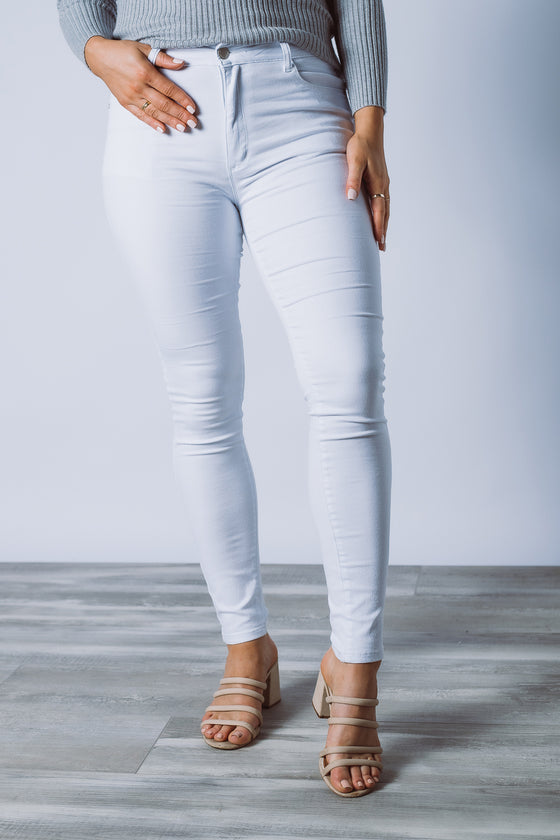 A must-have in every wardrobe, white stretchy skinny leg denim jeans. Pair them with some sneakers and a tee for a casual day or dress them up with heels for a night out. Available from arlowboutique.com.au