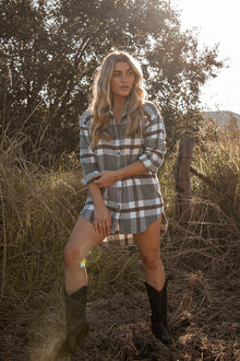  This Castlereagh check shirt is perfect for those cooler days. Featuring a high-low style, can be worn undone or buttoned up. Pair with your fave jeans for any day or night occasion. Available from www.arlowboutique.com.au